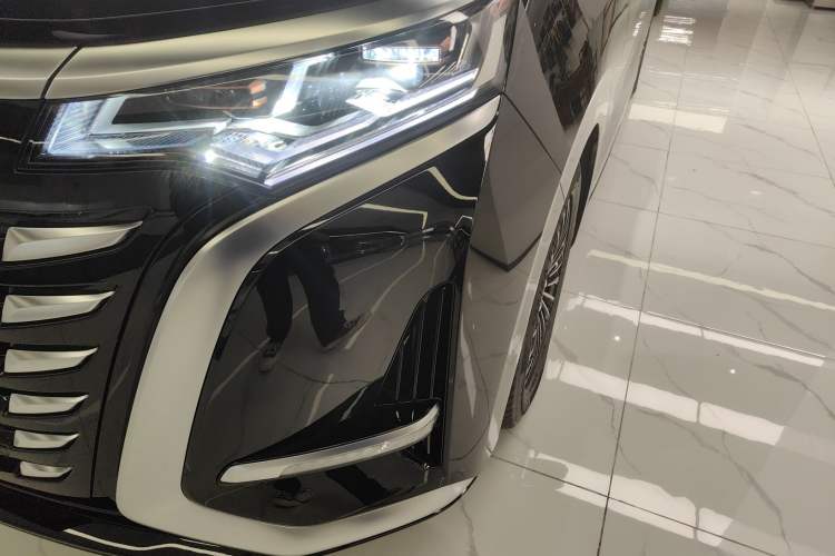 Used Denza D9 2024 DM-i 1050 Luxury Model Left Front Headlight