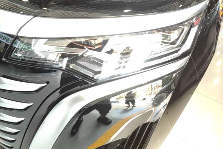Used Denza D9 2024 DM-i 970 Luxury Model Left Front Headlight