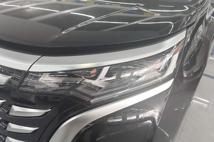 Used Denza D9 2024 DM-i 1050 Luxury Model Left Front Headlight