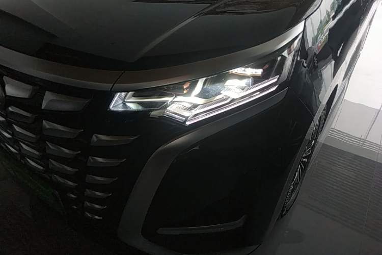 Used Denza D9 2024 DM-i 1050 Luxury Model Left Front Headlight