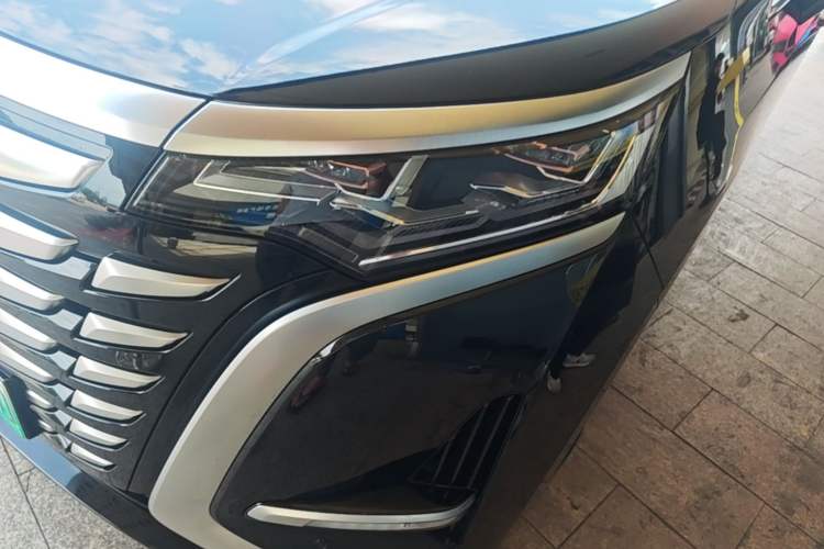Used Denza D9 2024 DM-i 1050 Luxury Model Left Front Headlight