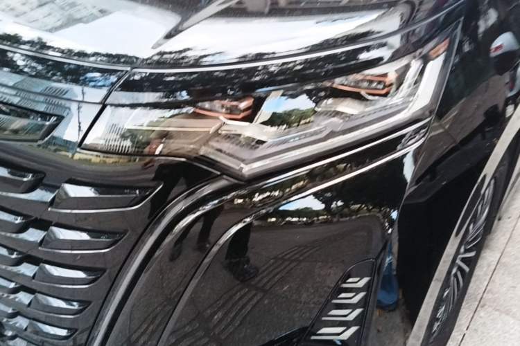 Used Denza D9 2024 DM-i 980 Four-Wheel Drive Prestige Model Left Front Headlight