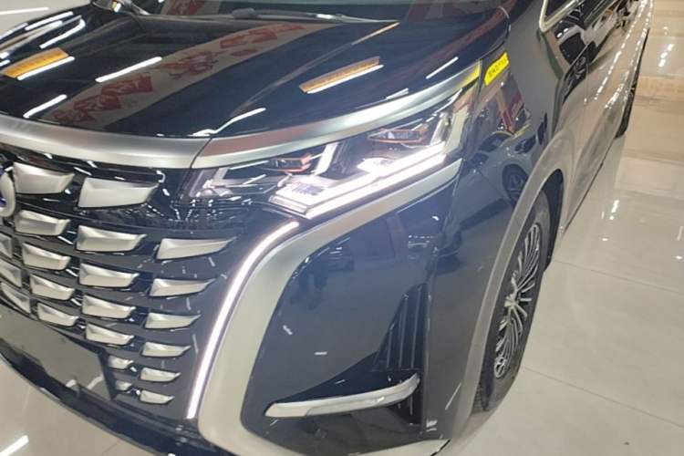 Used Denza D9 2024 DM-i 980 Four-Wheel Drive Prestige Model Left Front Headlight