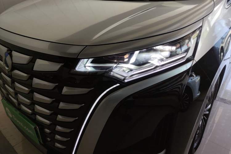 Used Denza D9 2024 DM-i 980 Four-Wheel Drive Flagship Model Left Front Headlight