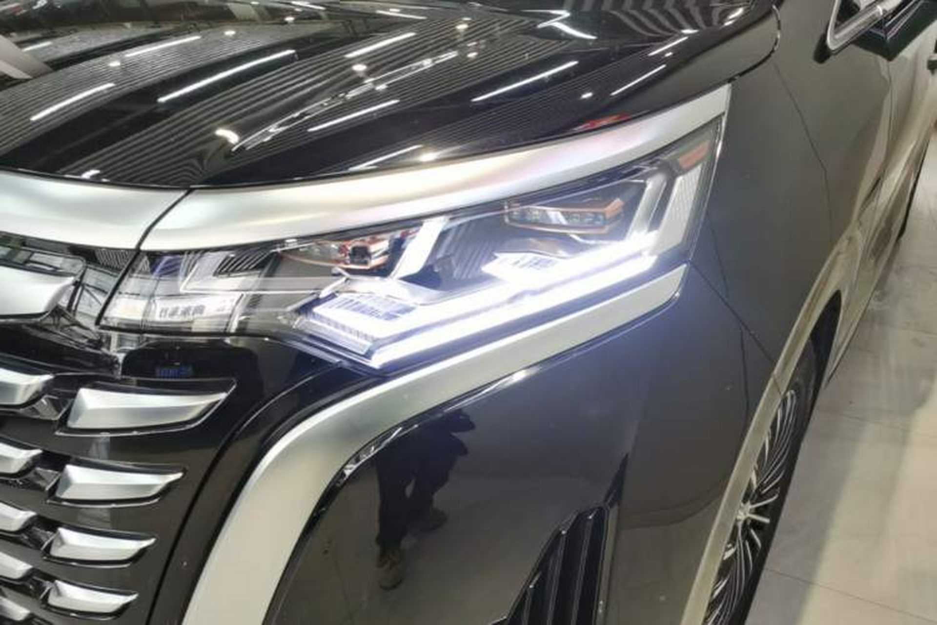 Used Denza D9 2024 DM-i 980 Four-Wheel Drive Prestige Model Left Front Headlight
