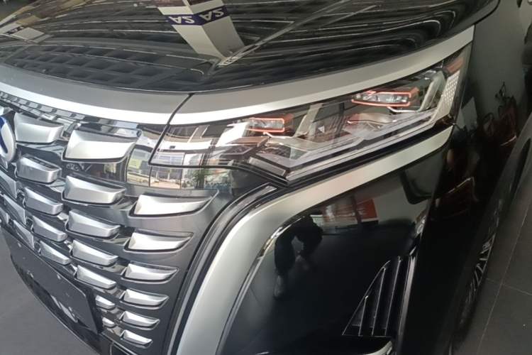 Used Denza D9 2024 DM-i 980 Four-Wheel Drive Prestige Model Left Front Headlight