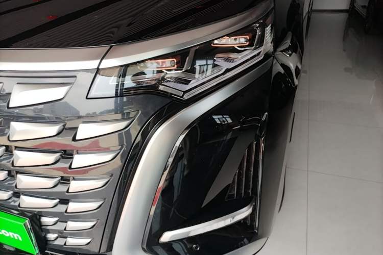 Used Denza D9 2024 DM-i 1050 Luxury Model Left Front Headlight