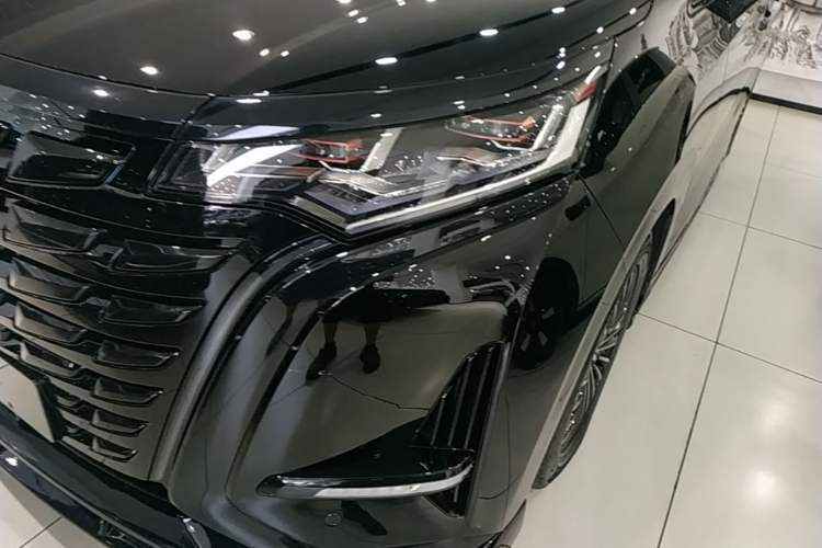 Used Denza D9 2024 DM-i 980 Four-Wheel Drive Prestige Model Left Front Headlight