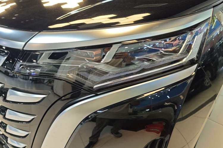 Used Denza D9 2024 DM-i 1050 Luxury Model Left Front Headlight