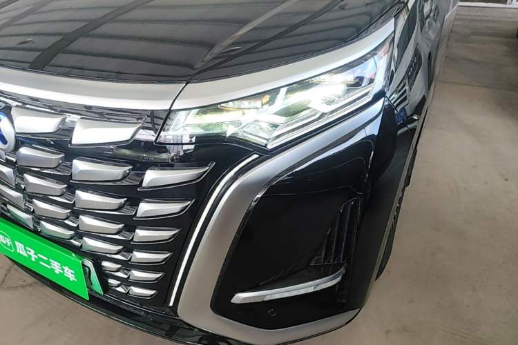 Used Denza D9 2024 DM-i 980 Four-Wheel Drive Flagship Model Left Front Headlight