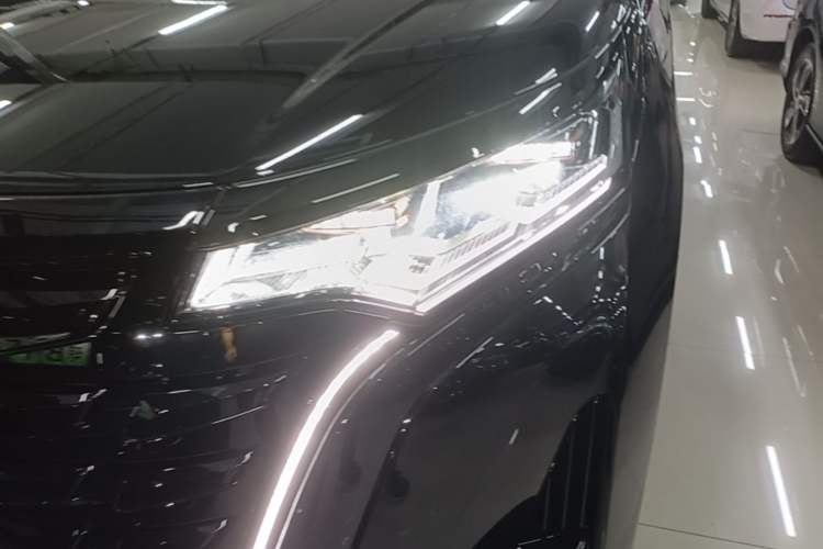 Used Denza D9 2024 DM-i 1050 Luxury Model Left Front Headlight