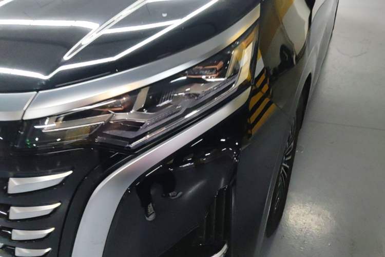 Used Denza D9 2024 DM-i 1050 Luxury Model Left Front Headlight