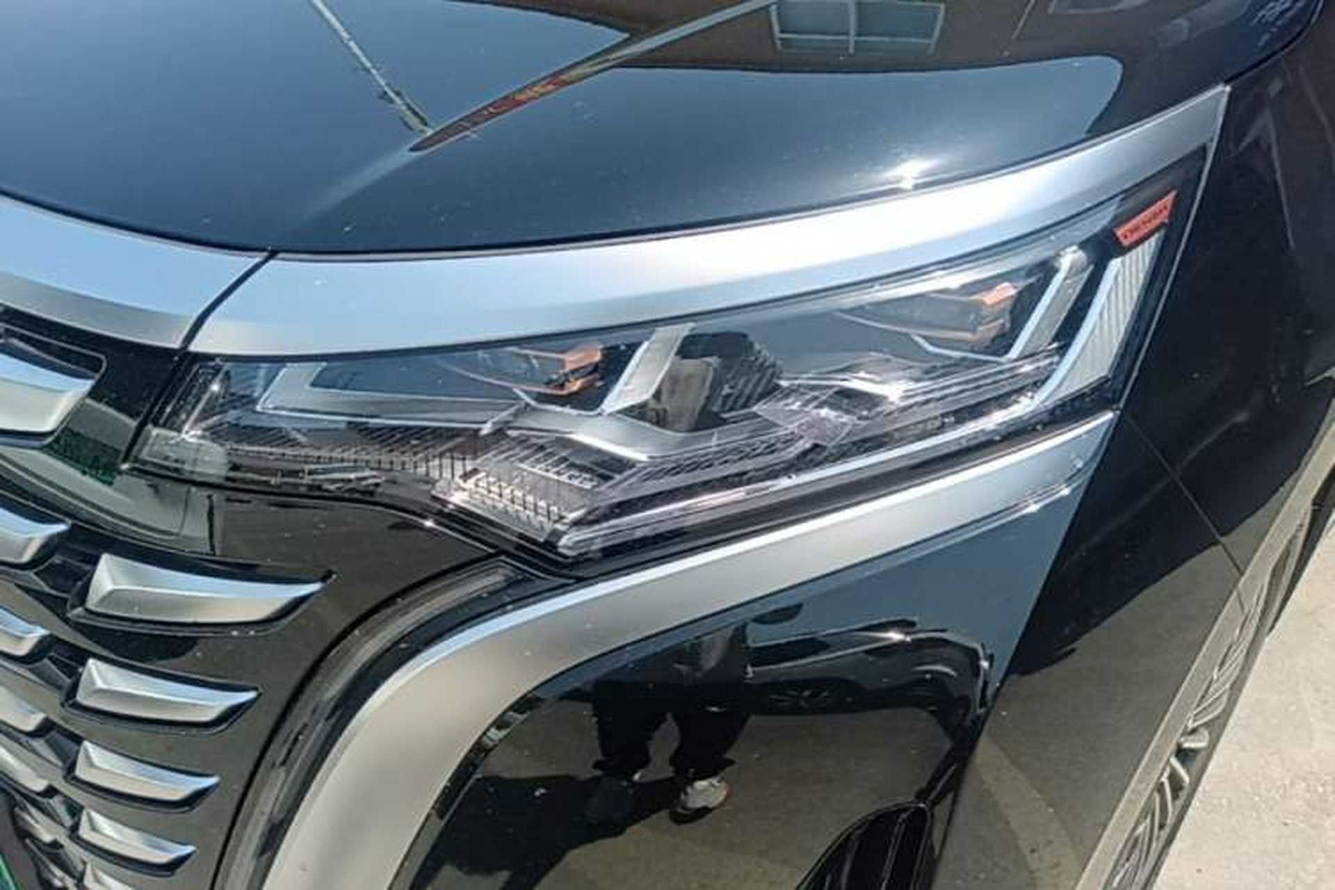 Used Denza D9 2024 DM-i 980 Four-Wheel Drive Flagship Model Left Front Headlight