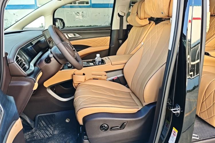 Used Denza D9 2024 DM-i 980 Four-Wheel Drive Prestige Model Left Front Seat