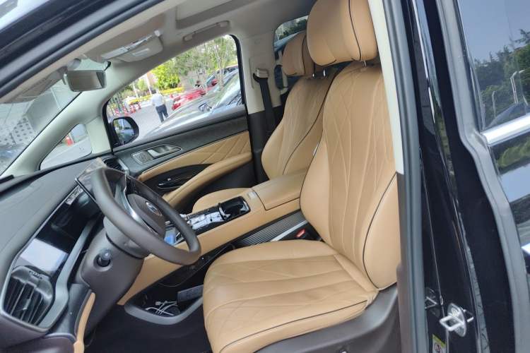 Used Denza D9 2024 DM-i 980 Four-Wheel Drive Prestige Model Left Front Seat