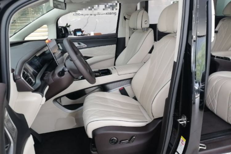 Used Denza D9 2024 DM-i 980 Four-Wheel Drive Prestige Model Left Front Seat