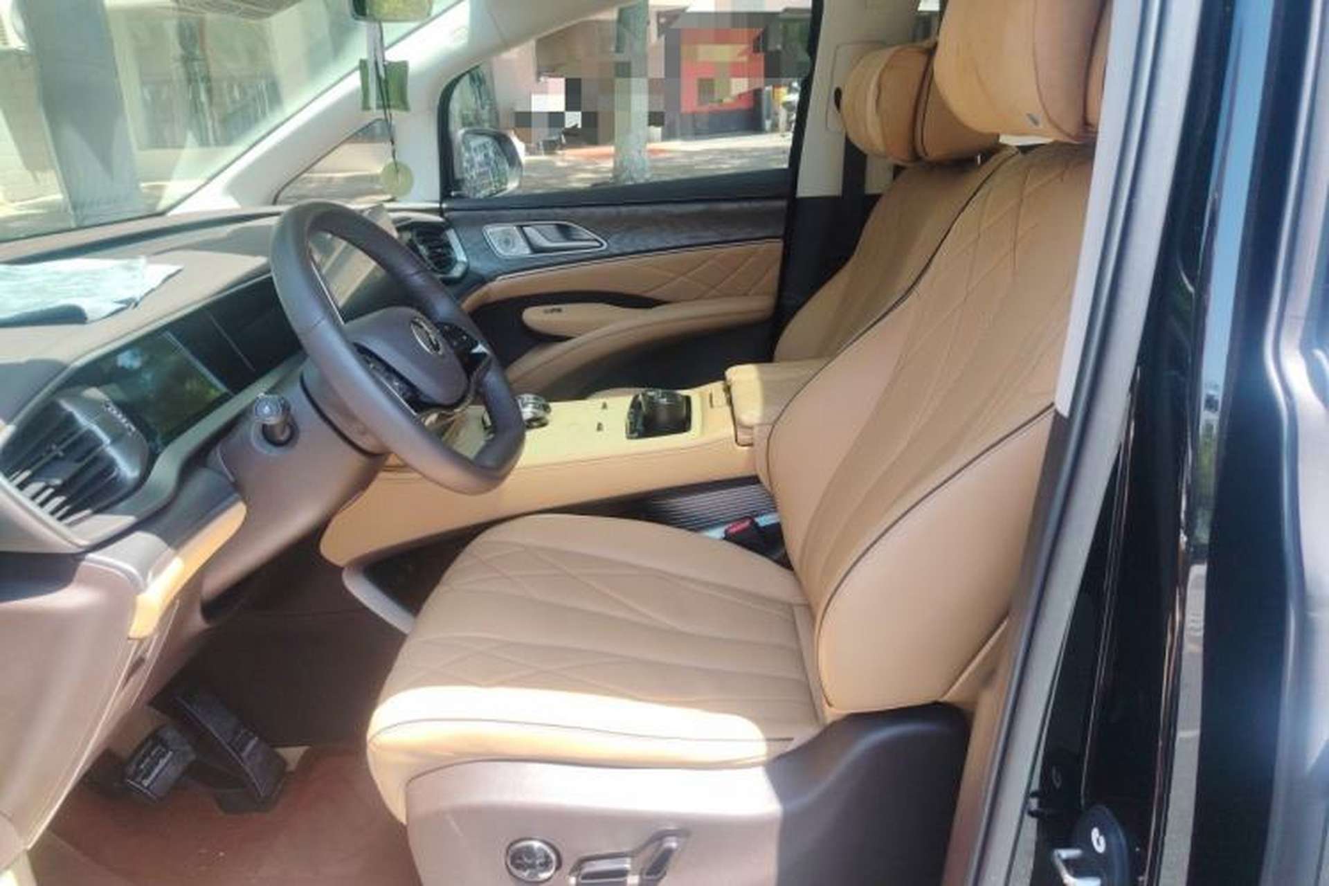 Used Denza D9 2024 DM-i 1050 Luxury Model Left Front Seat