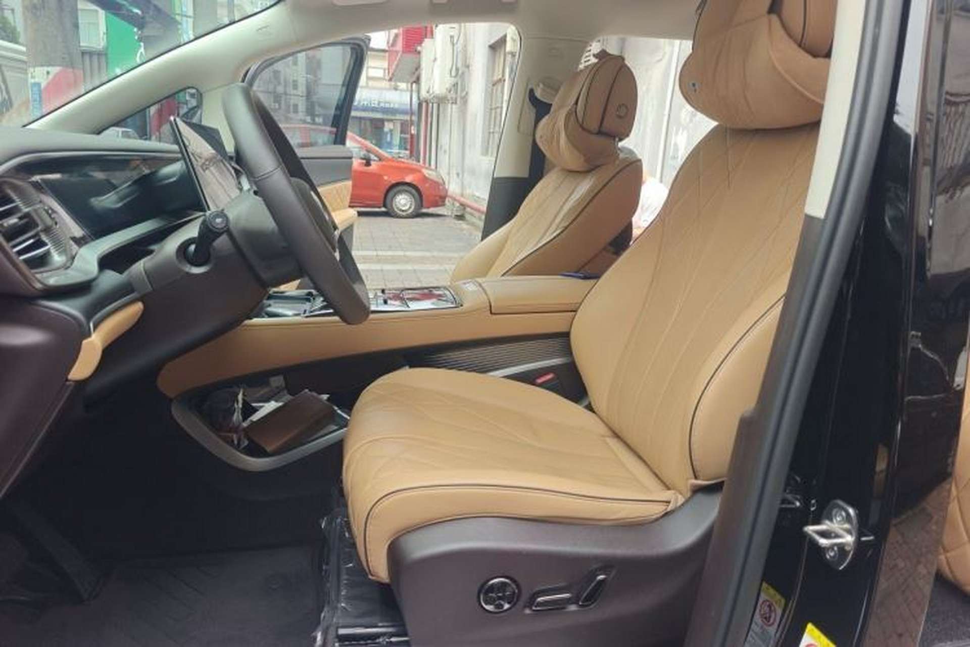 Used Denza D9 2024 DM-i 980 Four-Wheel Drive Prestige Model Left Front Seat