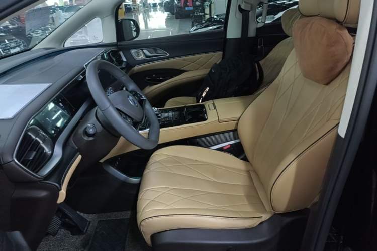 Used Denza D9 2024 DM-i 980 Four-Wheel Drive Prestige Model Left Front Seat