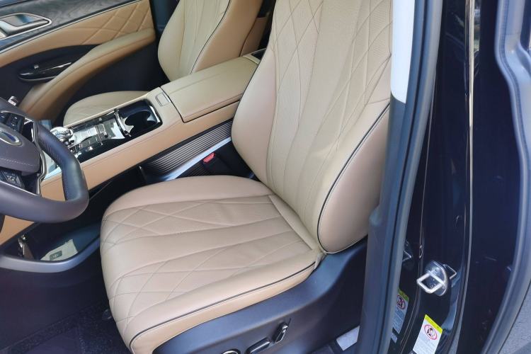 Used Denza D9 2024 DM-i 1050 Luxury Model Left Front Seat