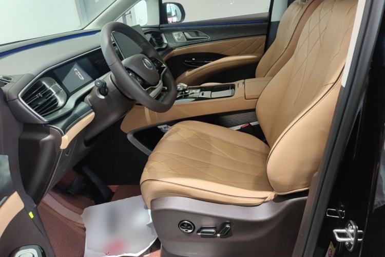 Used Denza D9 2024 DM-i 980 Four-Wheel Drive Prestige Model Left Front Seat
