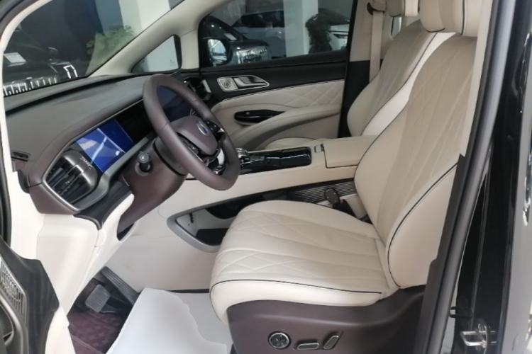 Used Denza D9 2024 DM-i 980 Four-Wheel Drive Prestige Model Left Front Seat