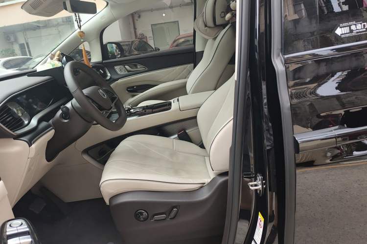 Used Denza D9 2024 DM-i 980 Four-Wheel Drive Flagship Model Left Front Seat