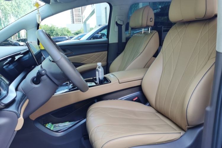 Used Denza D9 2024 DM-i 980 Four-Wheel Drive Prestige Model Left Front Seat