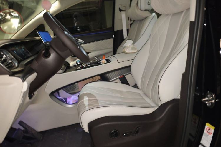 Used Denza D9 2024 DM-i 980 Four-Wheel Drive Prestige Model Left Front Seat
