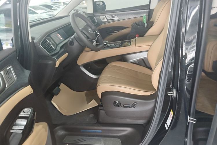 Used Denza D9 2024 DM-i 1050 Luxury Model Left Front Seat