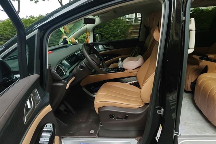 Used Denza D9 2024 DM-i 980 Four-Wheel Drive Prestige Model Left Front Seat
