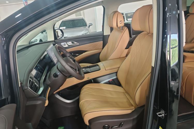 Used Denza D9 2024 DM-i 980 Four-Wheel Drive Prestige Model Left Front Seat