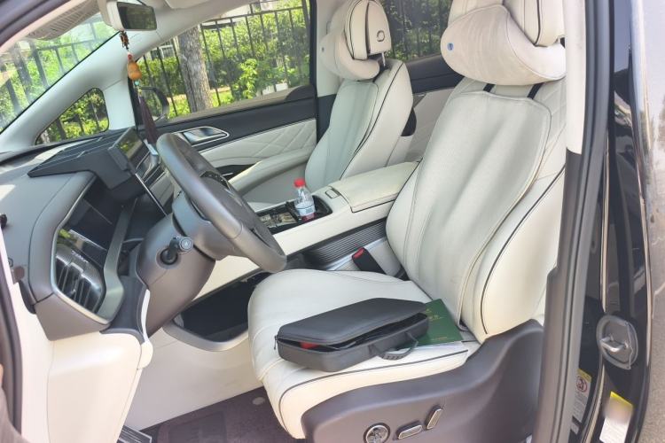 Used Denza D9 2024 DM-i 980 Four-Wheel Drive Prestige Model Left Front Seat