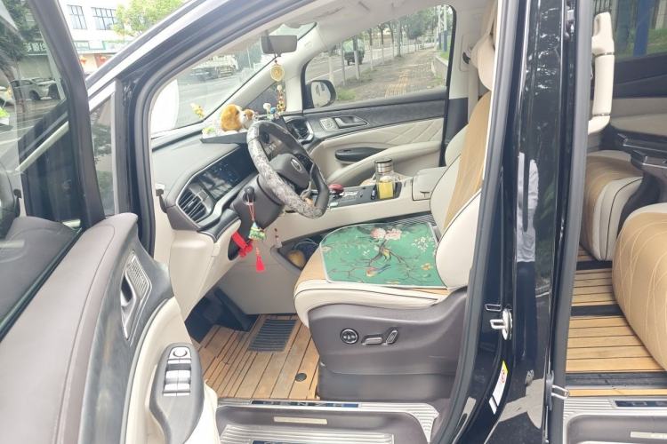 Used Denza D9 2024 DM-i 1050 Luxury Model Left Front Seat