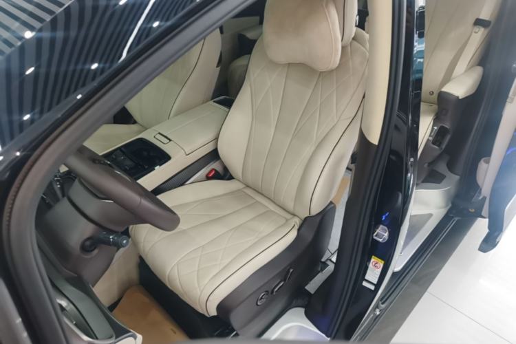 Used Denza D9 2024 DM-i 980 Four-Wheel Drive Flagship Model Left Front Seat