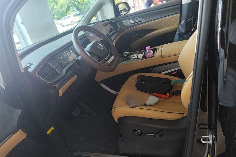 Used Denza D9 2024 DM-i 1050 Luxury Model Left Front Seat