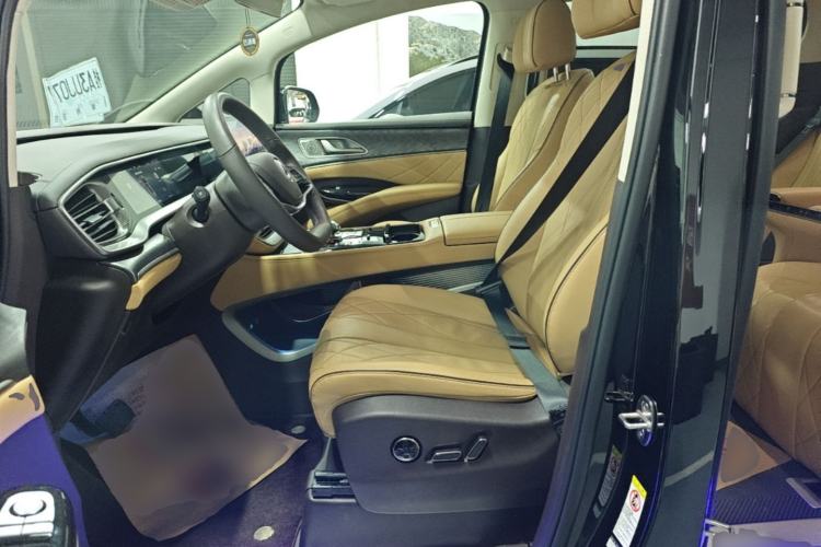 Used Denza D9 2024 DM-i 1050 Luxury Model Left Front Seat