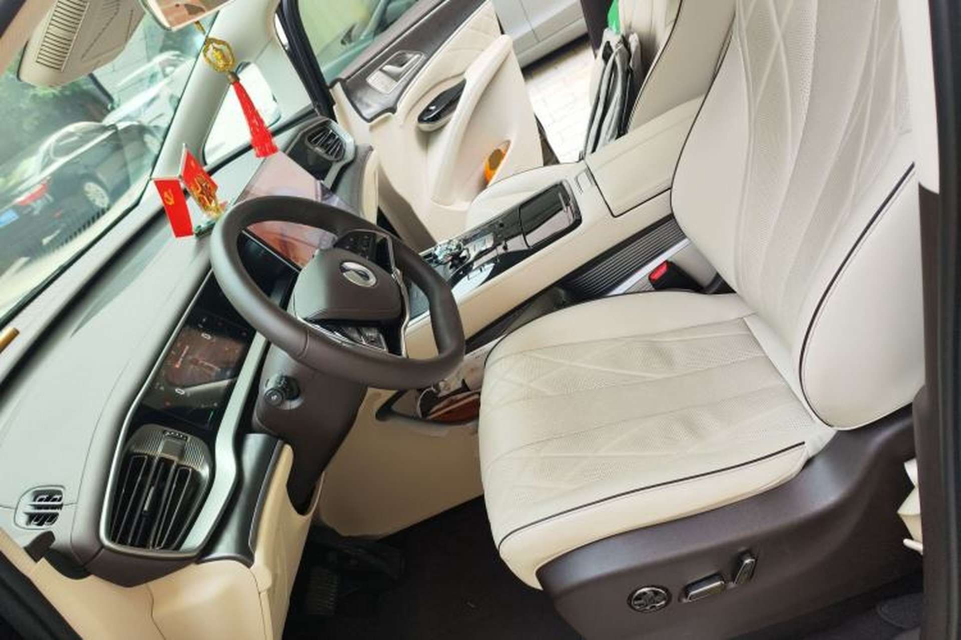 Used Denza D9 2024 DM-i 1050 Luxury Model Left Front Seat