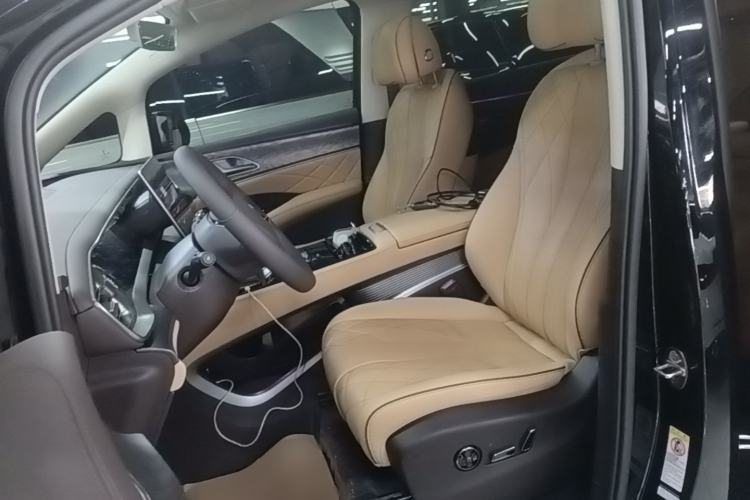 Used Denza D9 2024 DM-i 980 Four-Wheel Drive Prestige Model Left Front Seat