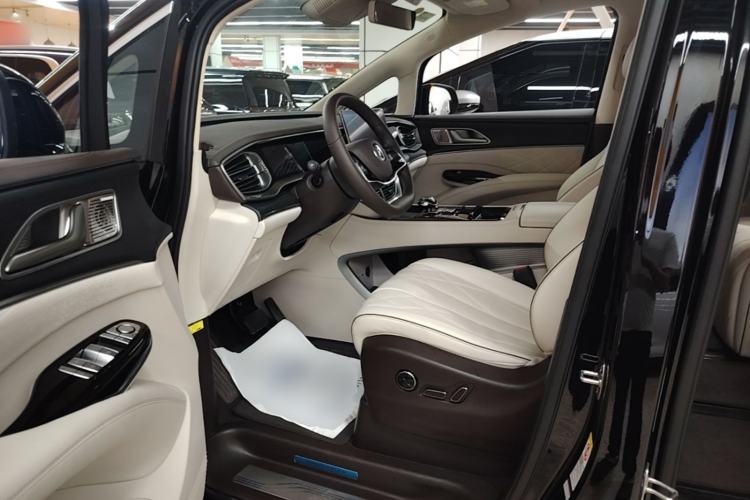 Used Denza D9 2024 DM-i 980 Four-Wheel Drive Flagship Model Left Front Seat