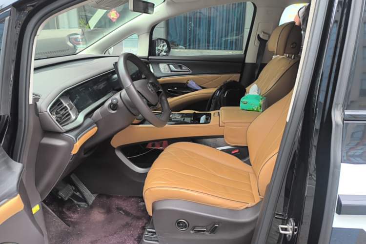Used Denza D9 2024 DM-i 980 Four-Wheel Drive Prestige Model Left Front Seat