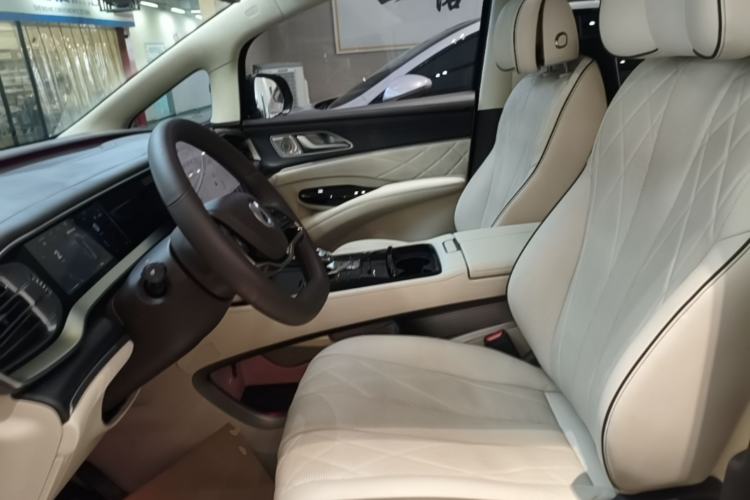 Used Denza D9 2024 DM-i 980 Four-Wheel Drive Prestige Model Left Front Seat