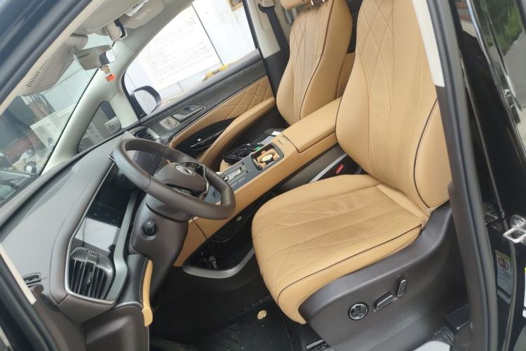 Used Denza D9 2024 DM-i 1050 Luxury Model Left Front Seat