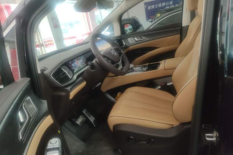 Used Denza D9 2024 DM-i 1050 Luxury Model Left Front Seat