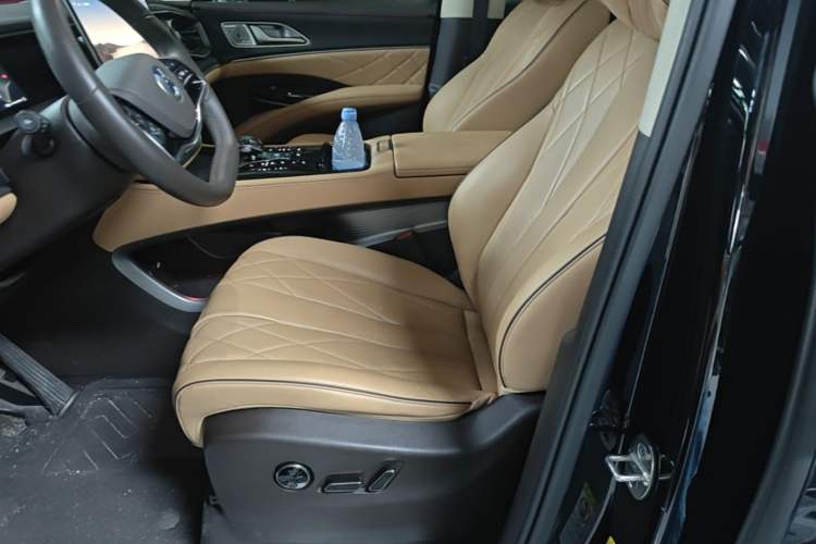 Used Denza D9 2024 DM-i 980 Four-Wheel Drive Flagship Model Left Front Seat