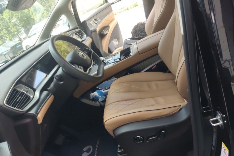 Used Denza D9 2024 DM-i 1050 Luxury Model Left Front Seat