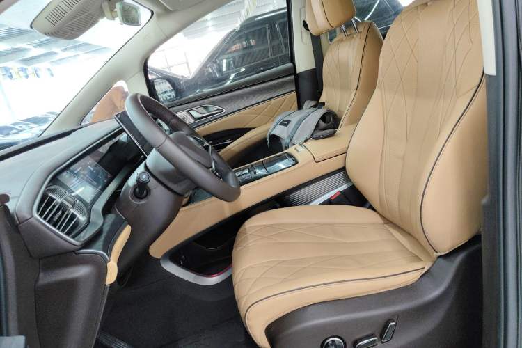 Used Denza D9 2024 DM-i 1050 Luxury Model Left Front Seat