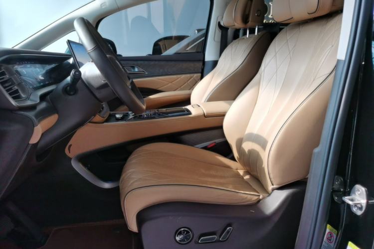 Used Denza D9 2024 DM-i 980 Four-Wheel Drive Prestige Model Left Front Seat