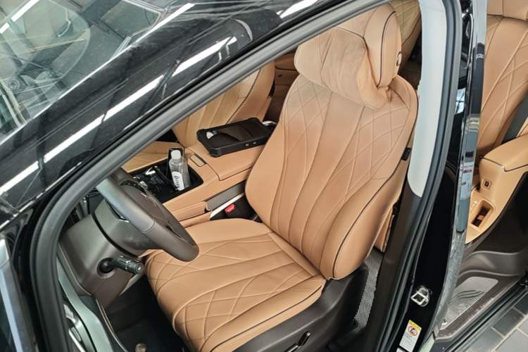 Used Denza D9 2024 DM-i 980 Four-Wheel Drive Prestige Model Left Front Seat