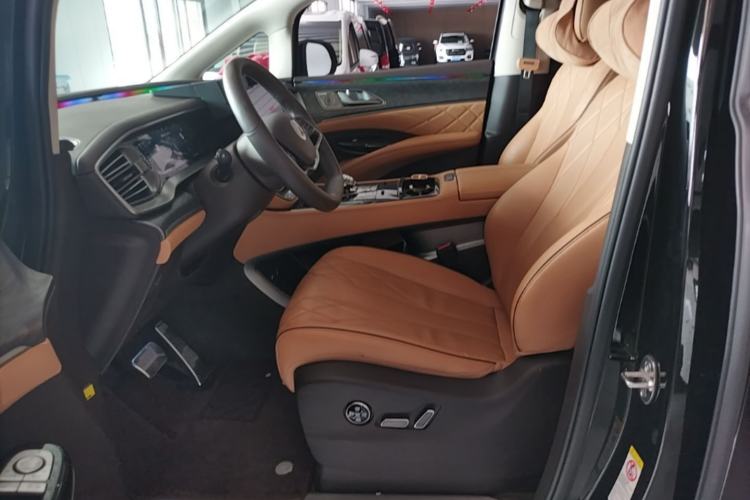 Used Denza D9 2024 DM-i 1050 Luxury Model Left Front Seat